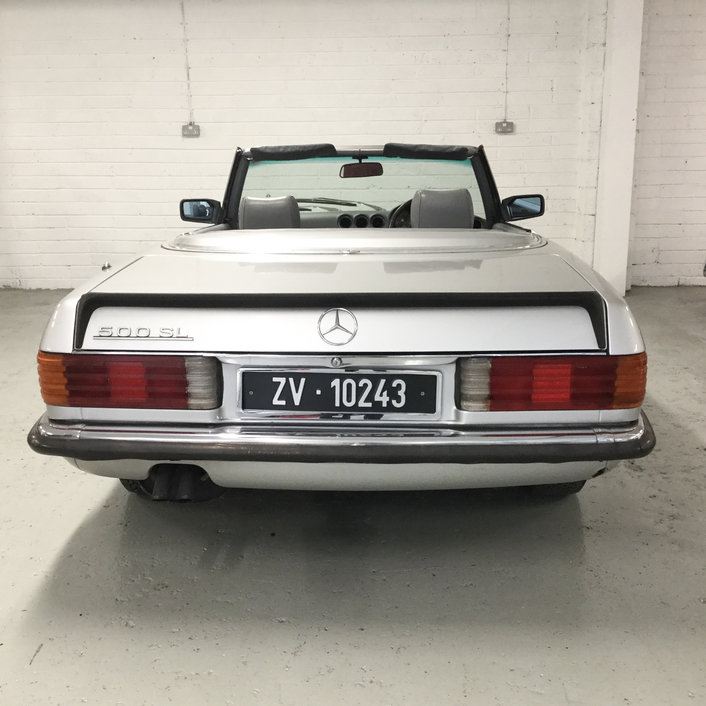1981 Mercedes 500 SL - Image 4