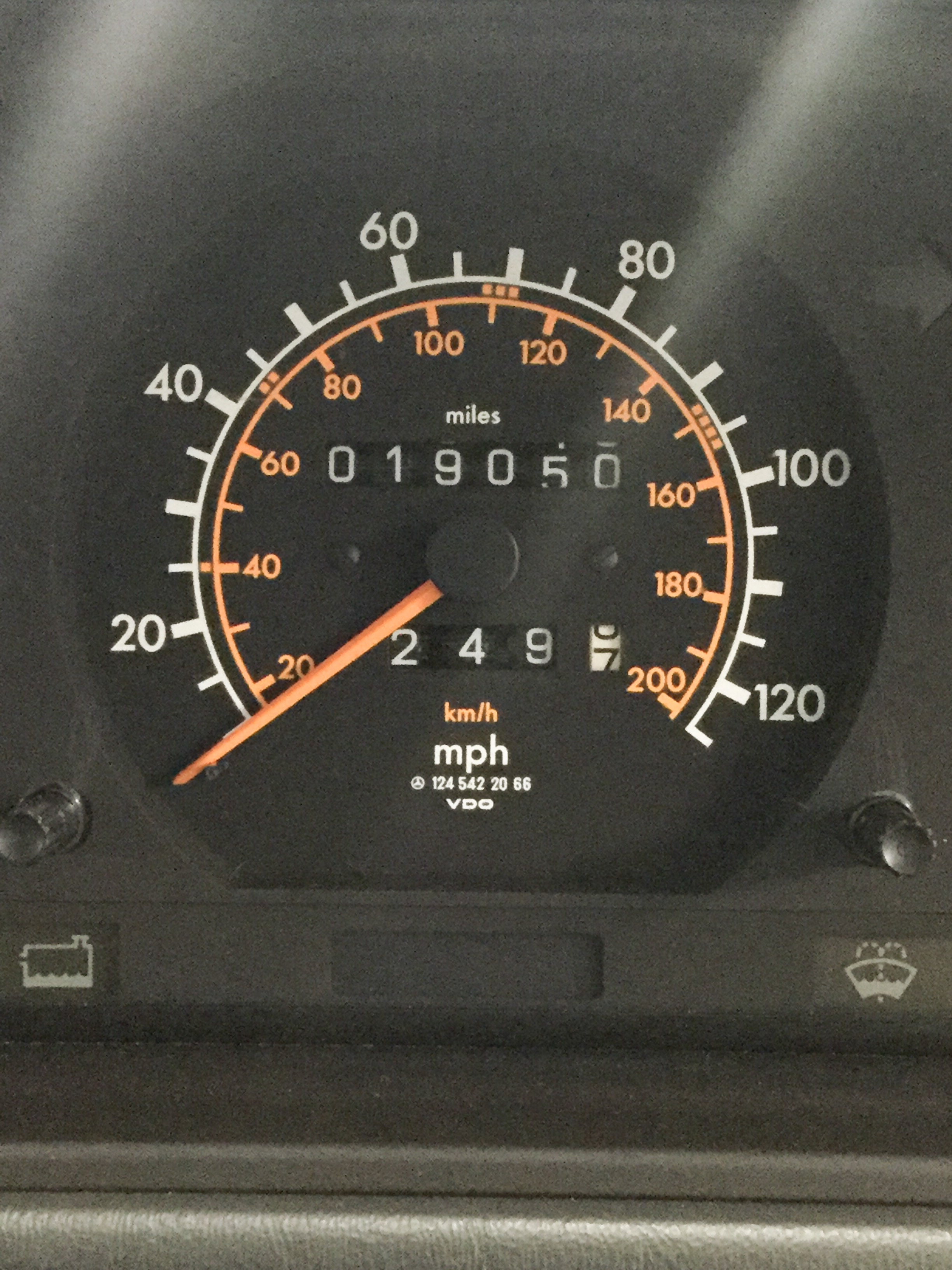 Time warp Mercedes 250D (W124) - Image 23