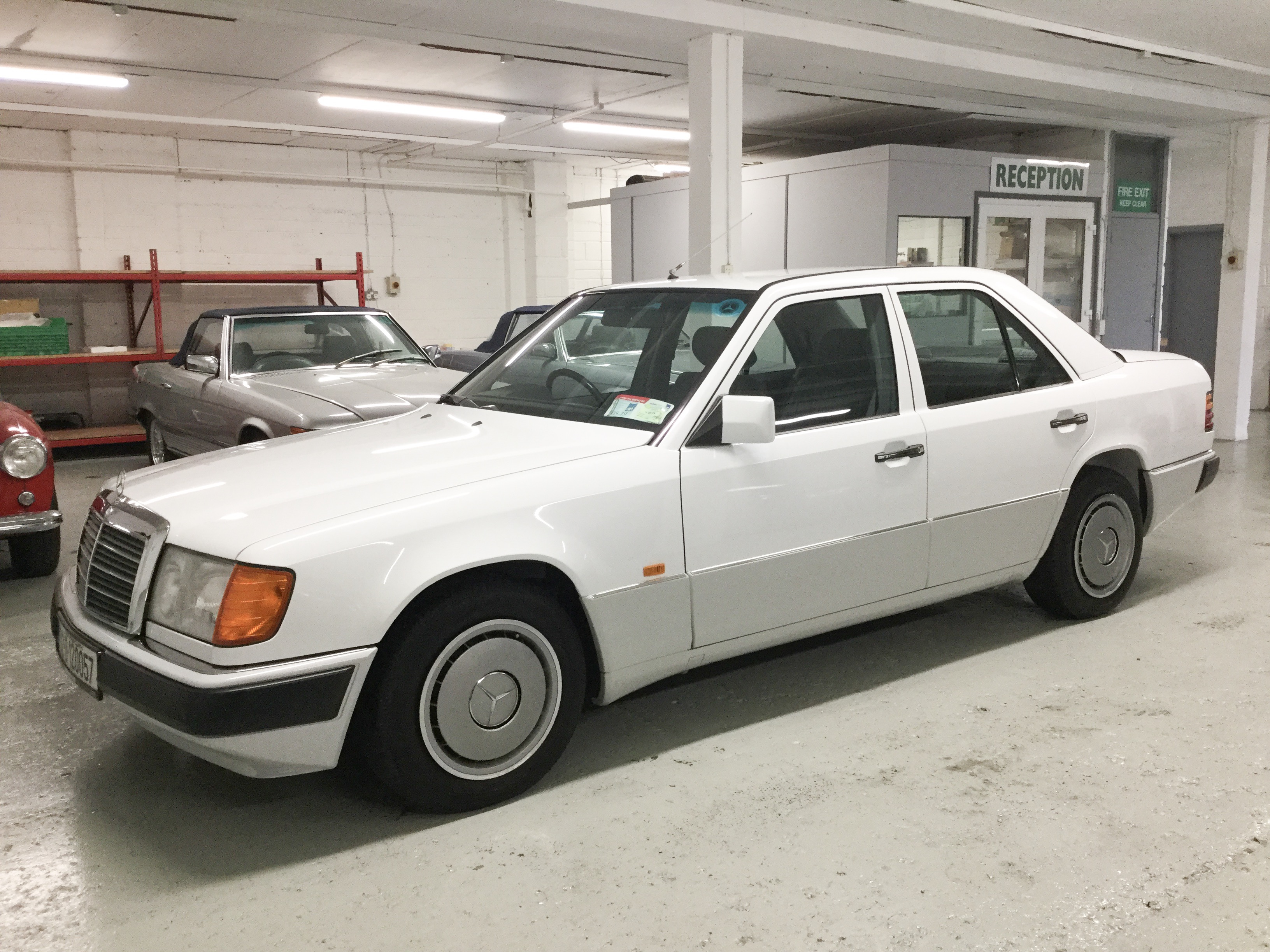 Time warp Mercedes 250D (W124) - Image 5